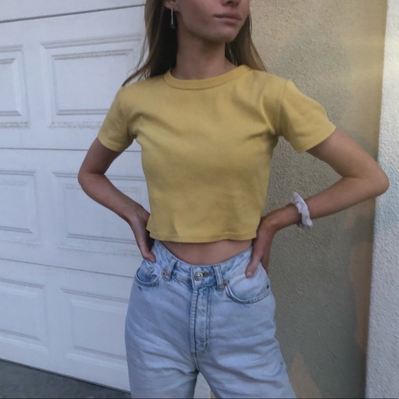 Brandy Melville yellow crop top - Picture 1 of 2